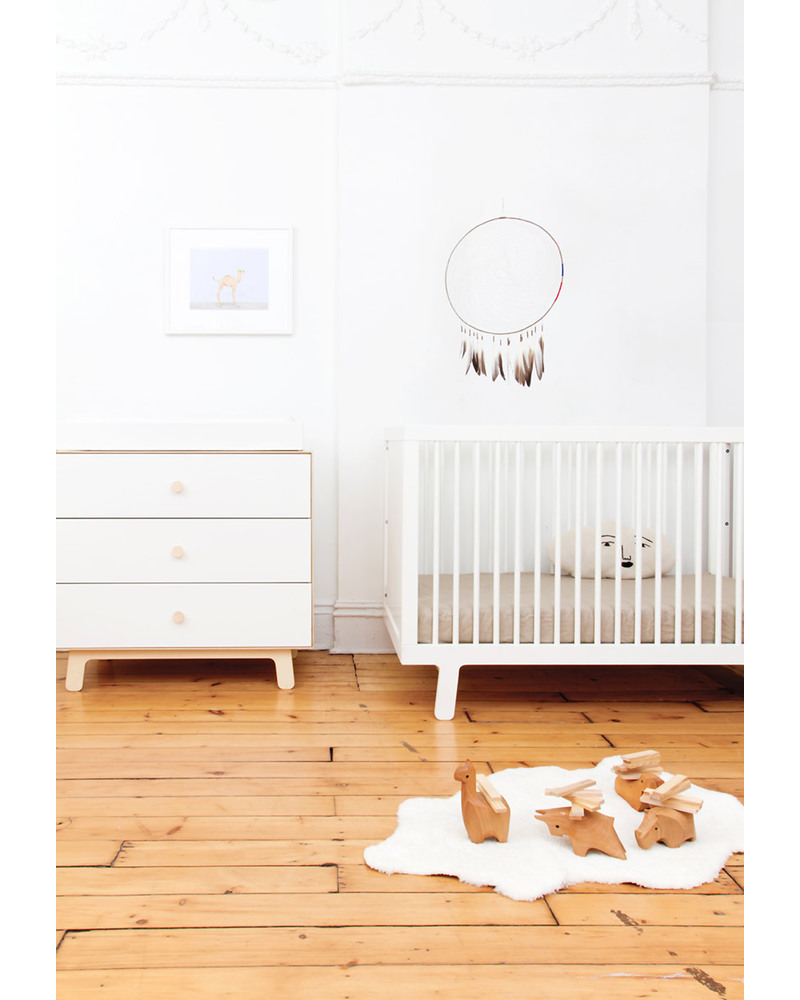 sparrow crib in white